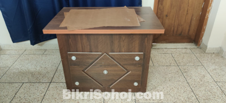 Office table for Sale